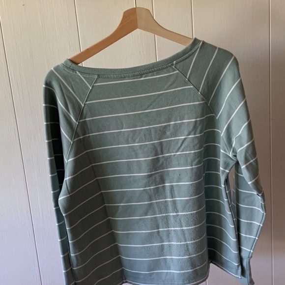 green white striped fleece sweater - Picture 3 of 3